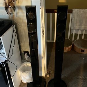 Surround sound speakers. Work good,selling them in expensive.